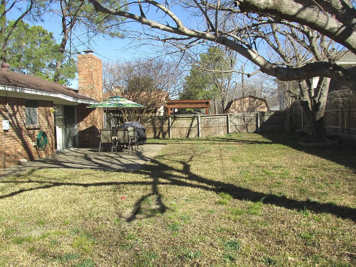 Backyard - 2148 Hurstview Dr