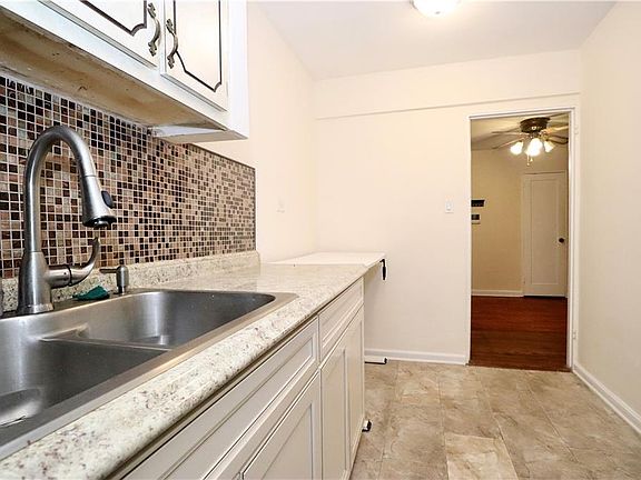 5th image of 2171 Bragg St APT 1B