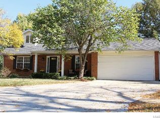 713 Village Wood Ct, Ballwin, MO 63021