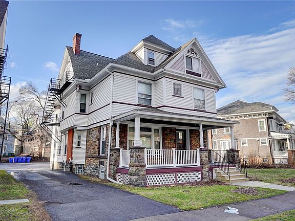 4th image of 41-45 Cornell St #41