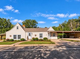 400 S 3rd St, Grandview, TX 76050