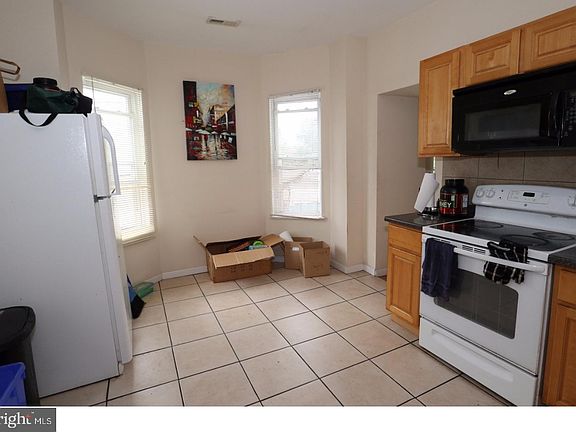 4th image of 353 W Queen Ln Floor 2