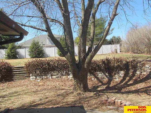 5th image of 2803 Douglas Dr