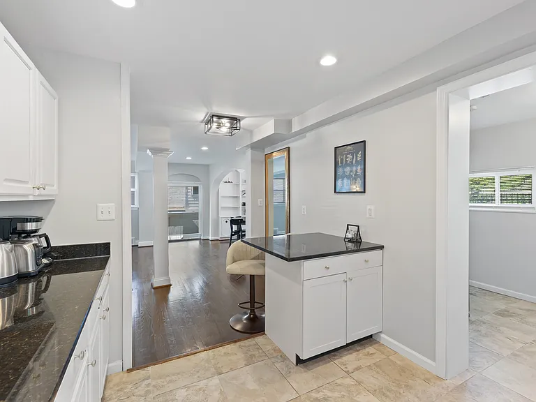 4227 E West Hwy — Photo 12