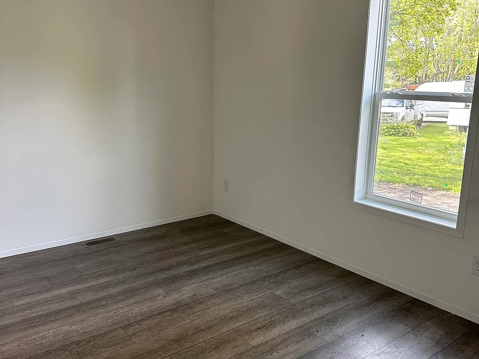 513 Clifford Lane — Photo 3