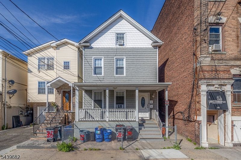 1st image of 333 Magnolia Ave