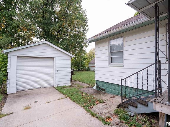 2nd image of 2129 N Gale Ave
