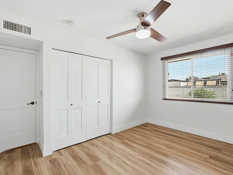 1034 E Hermosa Dr — Photo 17