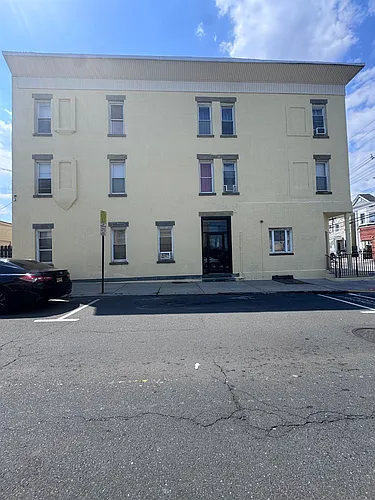 401 70th St Photo 1