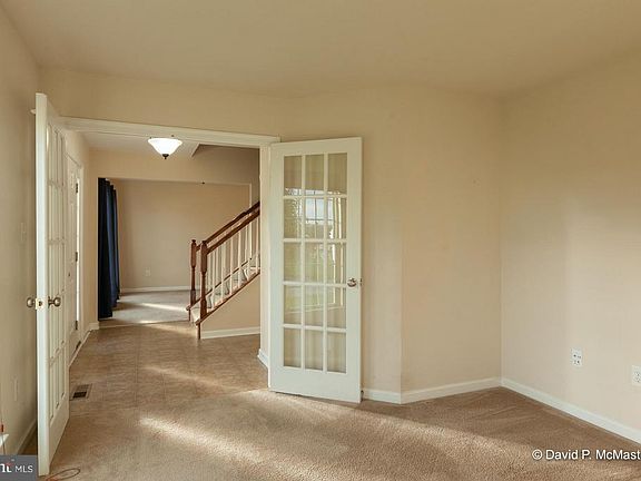 5th image of 515 Maddex Farm Dr