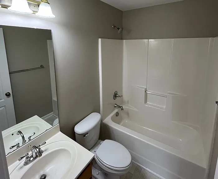 15315 Edgewater Forest Ln — Photo 25