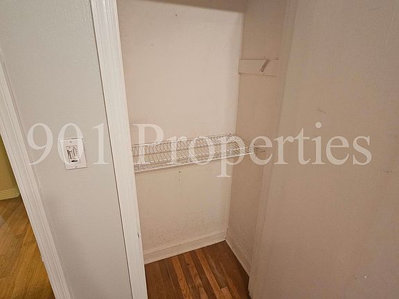 3rd image of 4963 Sequoia Rd