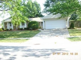 1533 Colwyn Dr, Schaumburg, IL 60194