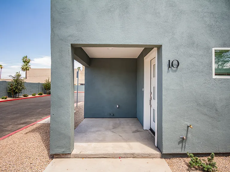 1818 W Earll Dr — Photo 45