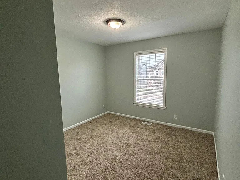 406 Killarney Ln — Photo 10