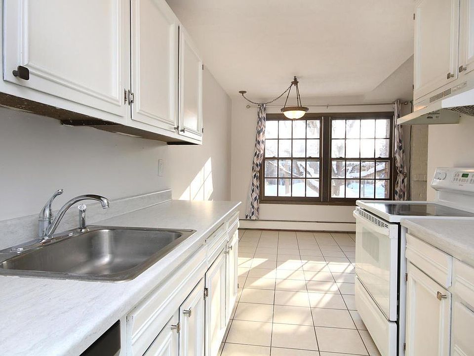 Kitchen immediately on the left of main entry,