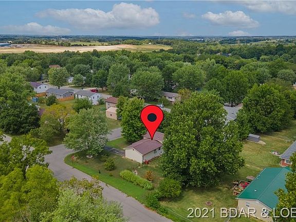 3rd image of 502 N Pearl Dr