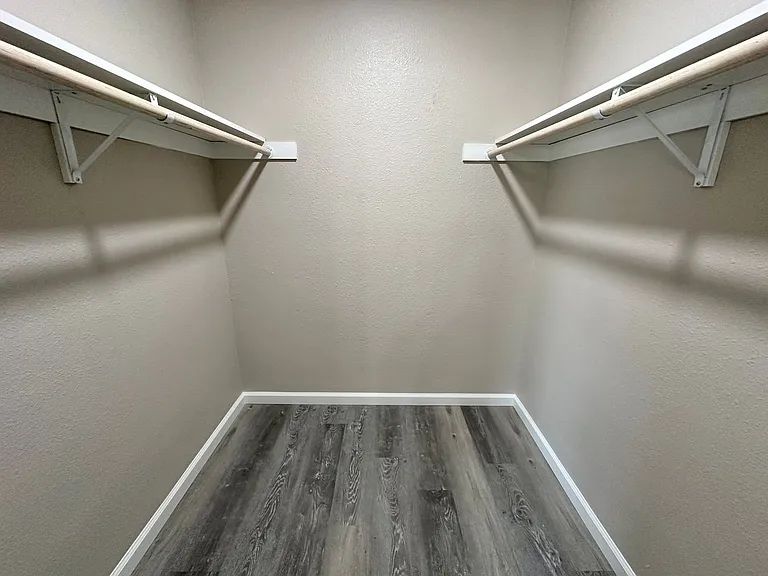 Merit Manor Apartments — Photo 12