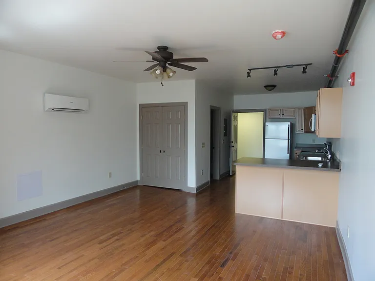 141-147 W Market St — Photo 5