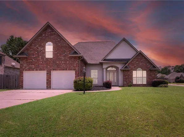 500 Drake Elm Ct, Madisonville, LA 70447