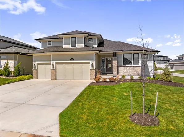 12402 W 170th Ter, Overland Park, KS 66221