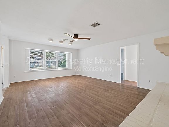 5th image of 22822 Elsinore Dr