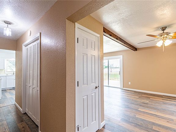 3rd image of 1189 Country Club Rd