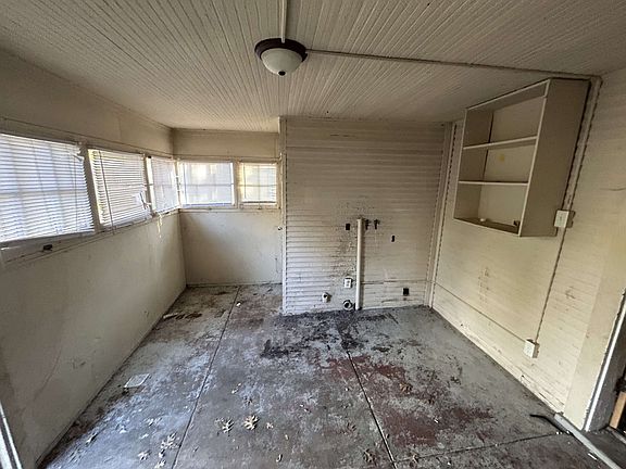 3rd image of 1147 N Centennial St