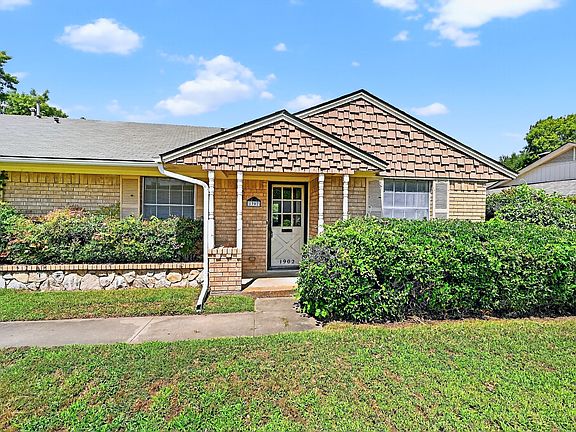 3rd image of 1902 W Shields Dr #1