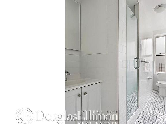 4th image of 309 W 57th St APT 1009A