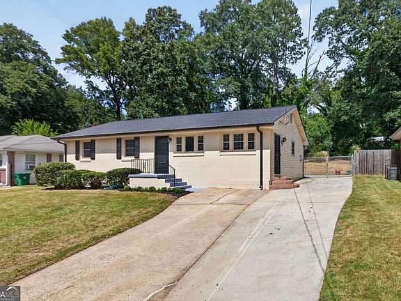 2nd image of 3226 Bobolink Dr