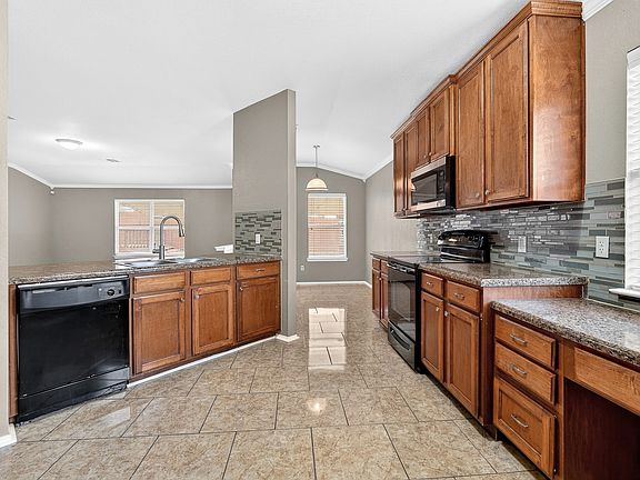 3rd image of 6300 Taree Loop