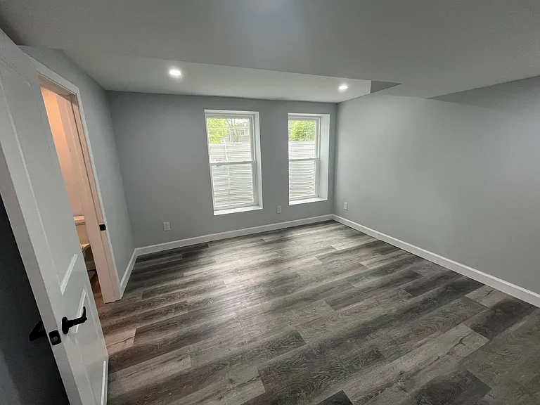 5163 Chateaugay Dr — Photo 27