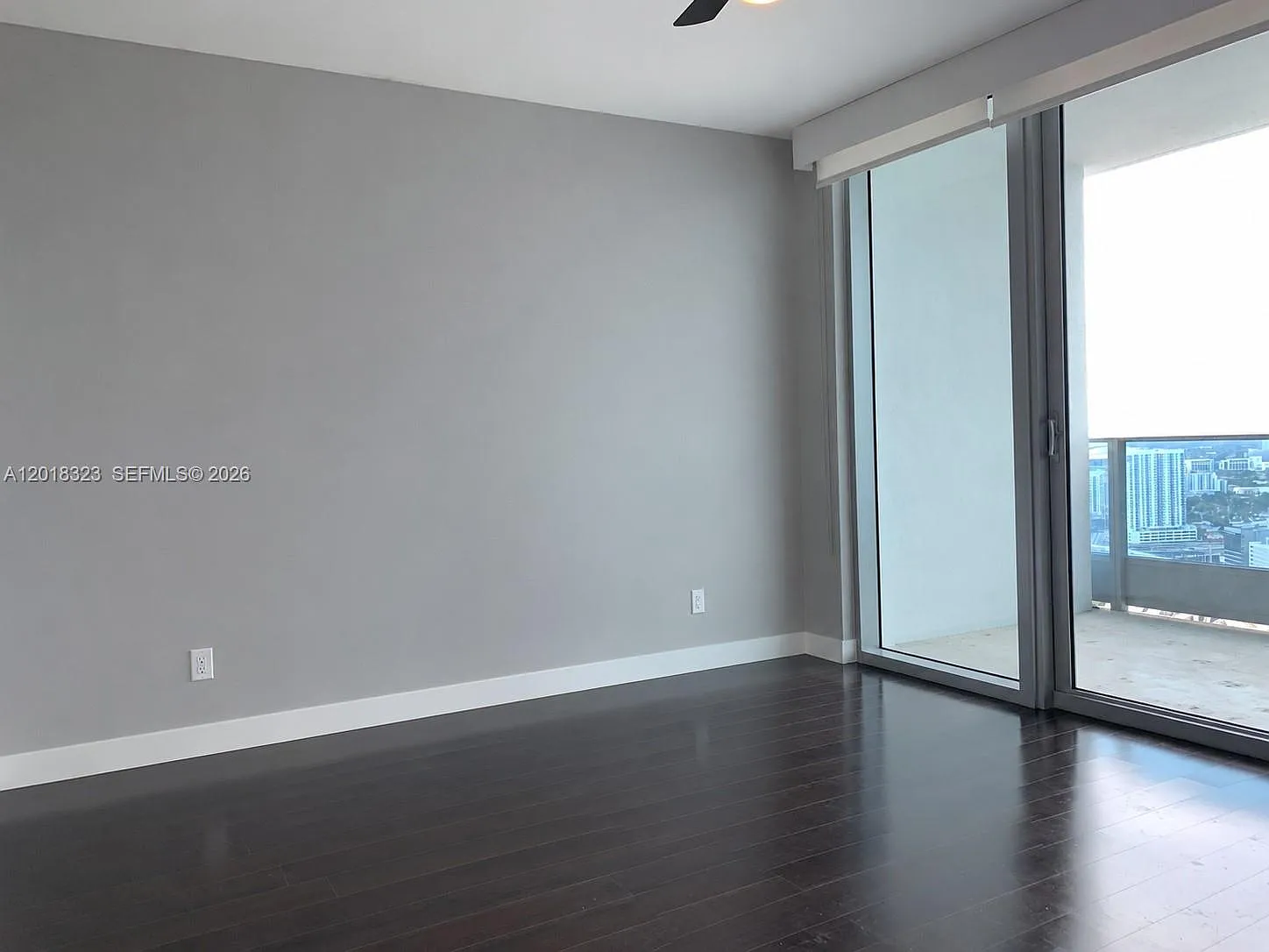 1 bed, 1.5 bath, 822 sqft, $4,200 — Photo 4