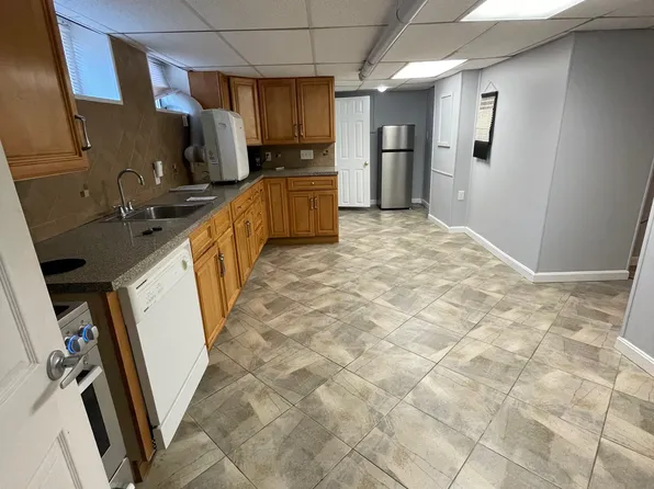 96 Holland St #1B, Somerville, MA 02144