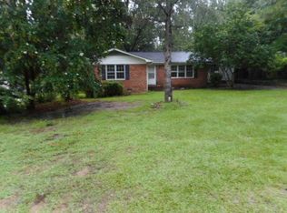 7542 Decatur Dr, Fayetteville, NC 28303