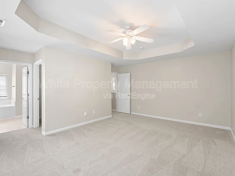 1141 Hammond Dr — Photo 21