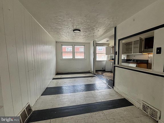 5th image of 1412 E Sharpnack St