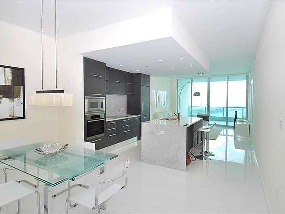 2nd image of 900 Biscayne Blvd APT 3405