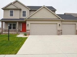 2814 W Stonehenge Ct, Peoria, IL 61615