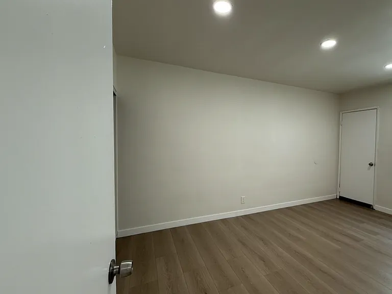 7339 Woodman Ave #1 — Photo 7