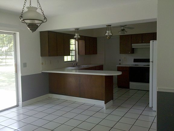 2nd image of 905 Homewood Dr