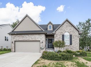 120 Crystal Wood Cir, Howell, MI 48843