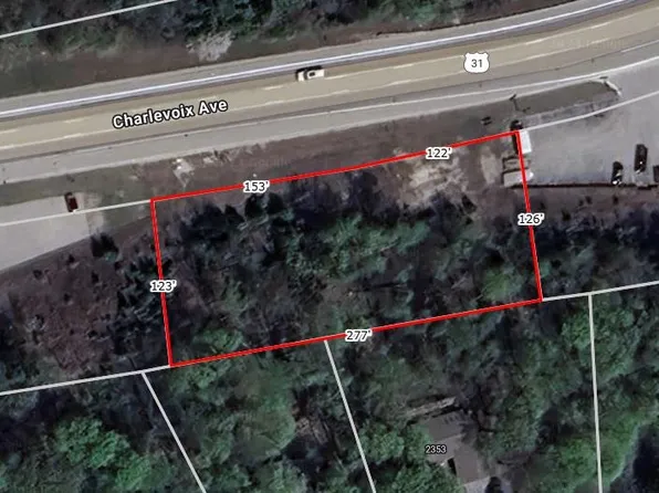 Charlevoix Ave, Petoskey, MI 49770