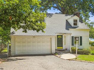 110 Lake Dr E, Wayne, NJ 07470