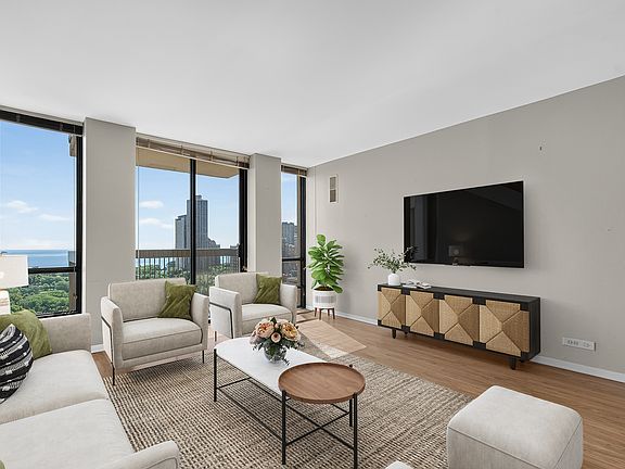 3rd image of 1660 N La Salle St #1807