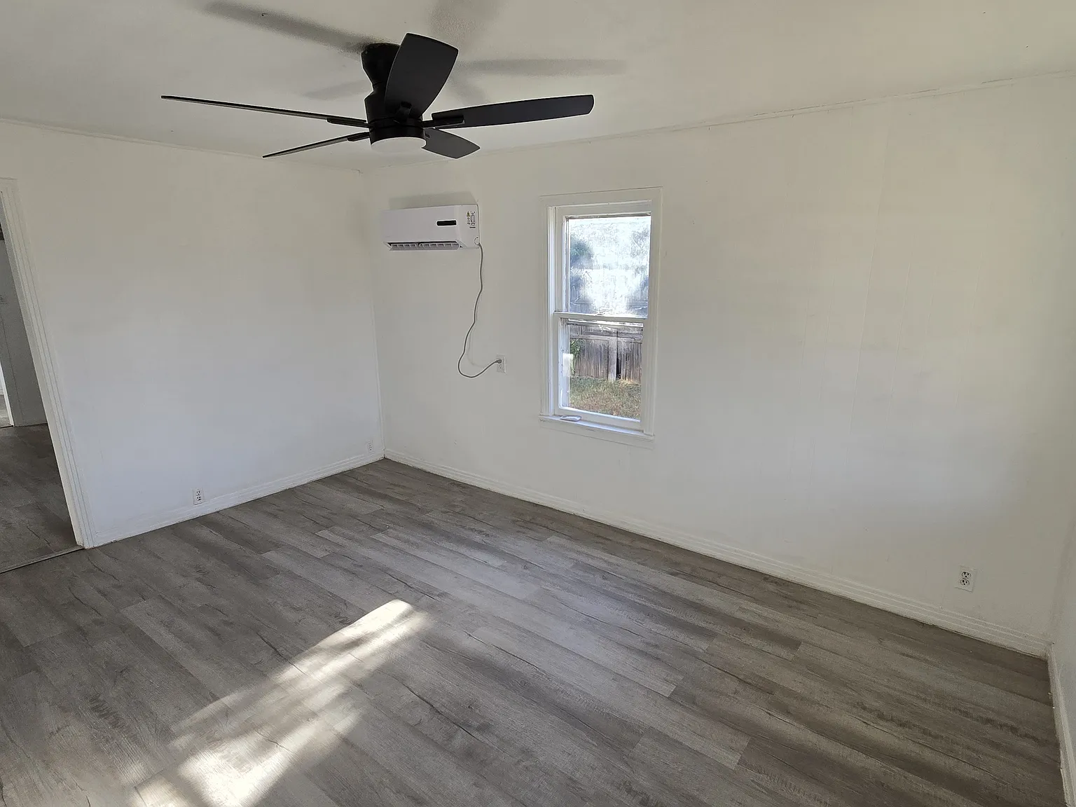 2 bed, 744 sqft, $800 — Photo 1