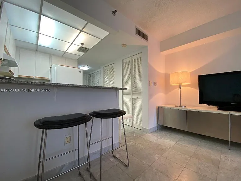 540 Brickell Key Dr #913 — Photo 8