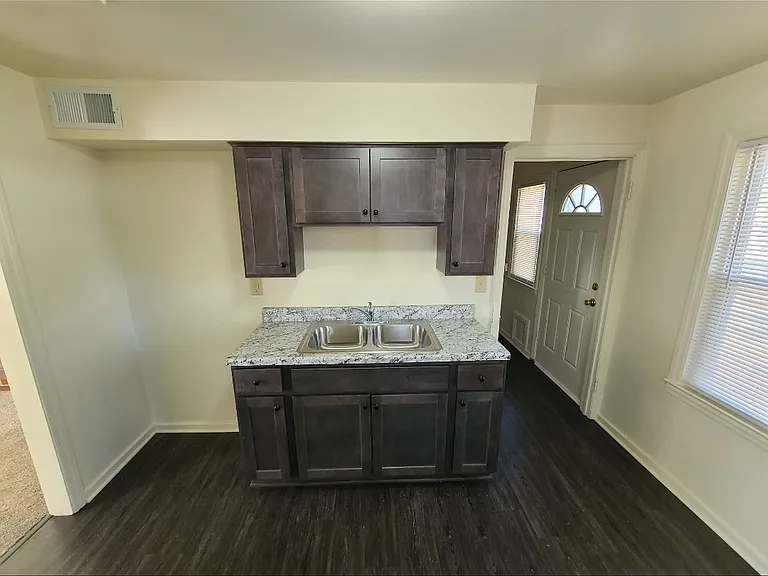 4944 N 24th Pl — Photo 7