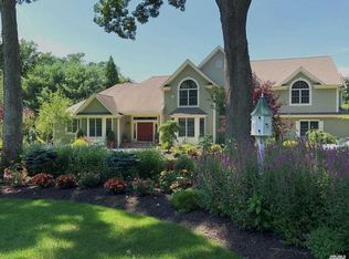 3 Spring Bay Ln, Lloyd Harbor, NY 11743